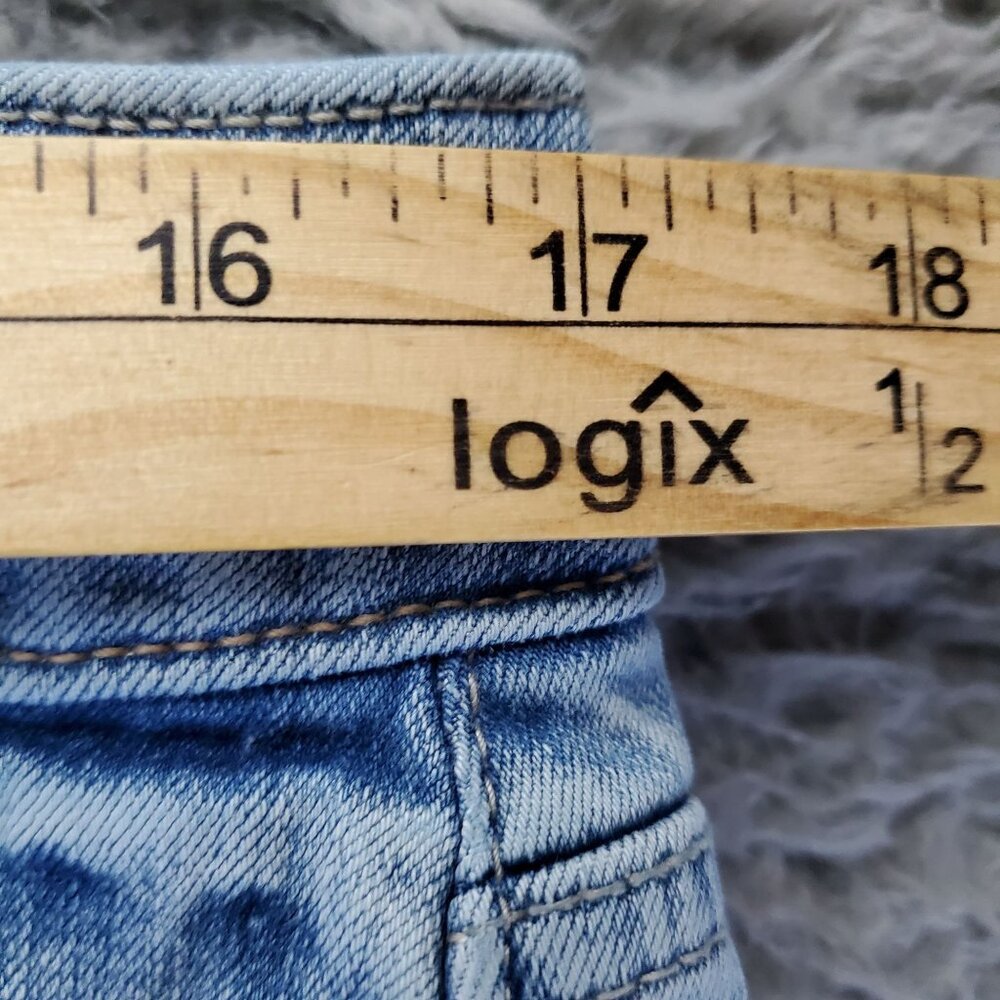 Torrid Shorts Womens Size 12 Light Blue Distressed Raw Hem Stretch Denim Jorts - Picture 4 of 11